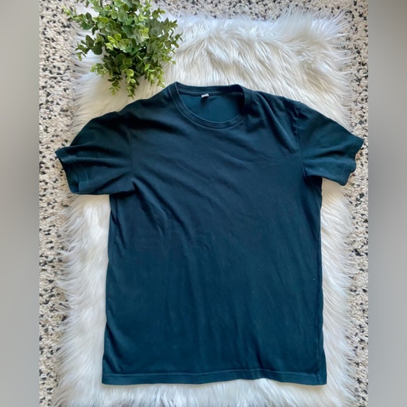Uniqlo Other - *Sold* Men’s UniQlo Tee